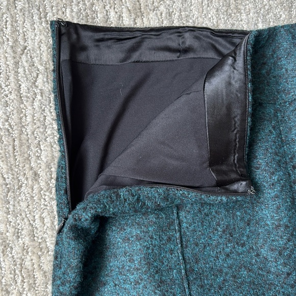 Banana Republic Textured Flannel Pencil Career Skirt Black and Teal - Picture 9 of 11